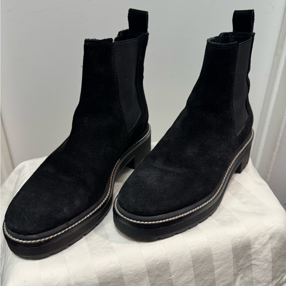 Authentic Tory Burch Chelsea 50mm Lug boots Suede - 8M